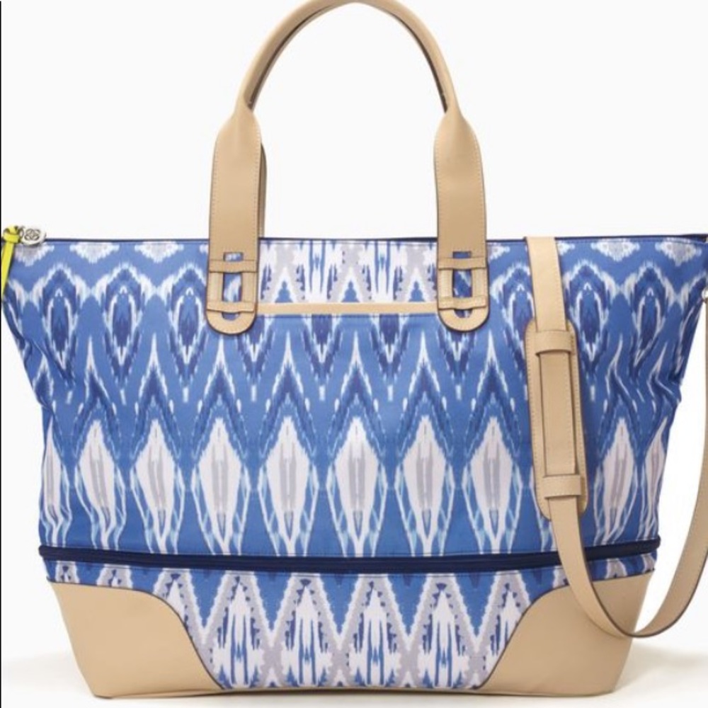Stella and dot getaway bag! Excellent condition.
